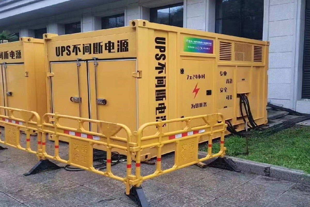 鹰潭发电机租赁施工现场